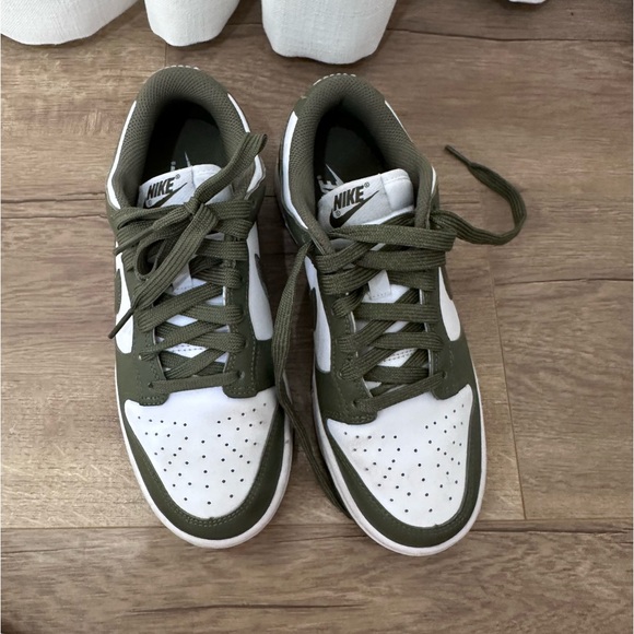 Olive Nike Dunk Low Retro - Picture 5 of 6